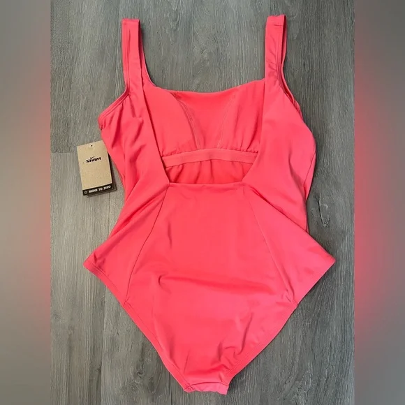 Nike Women's Pink Swimsuit NWT - Picture 6 of 11